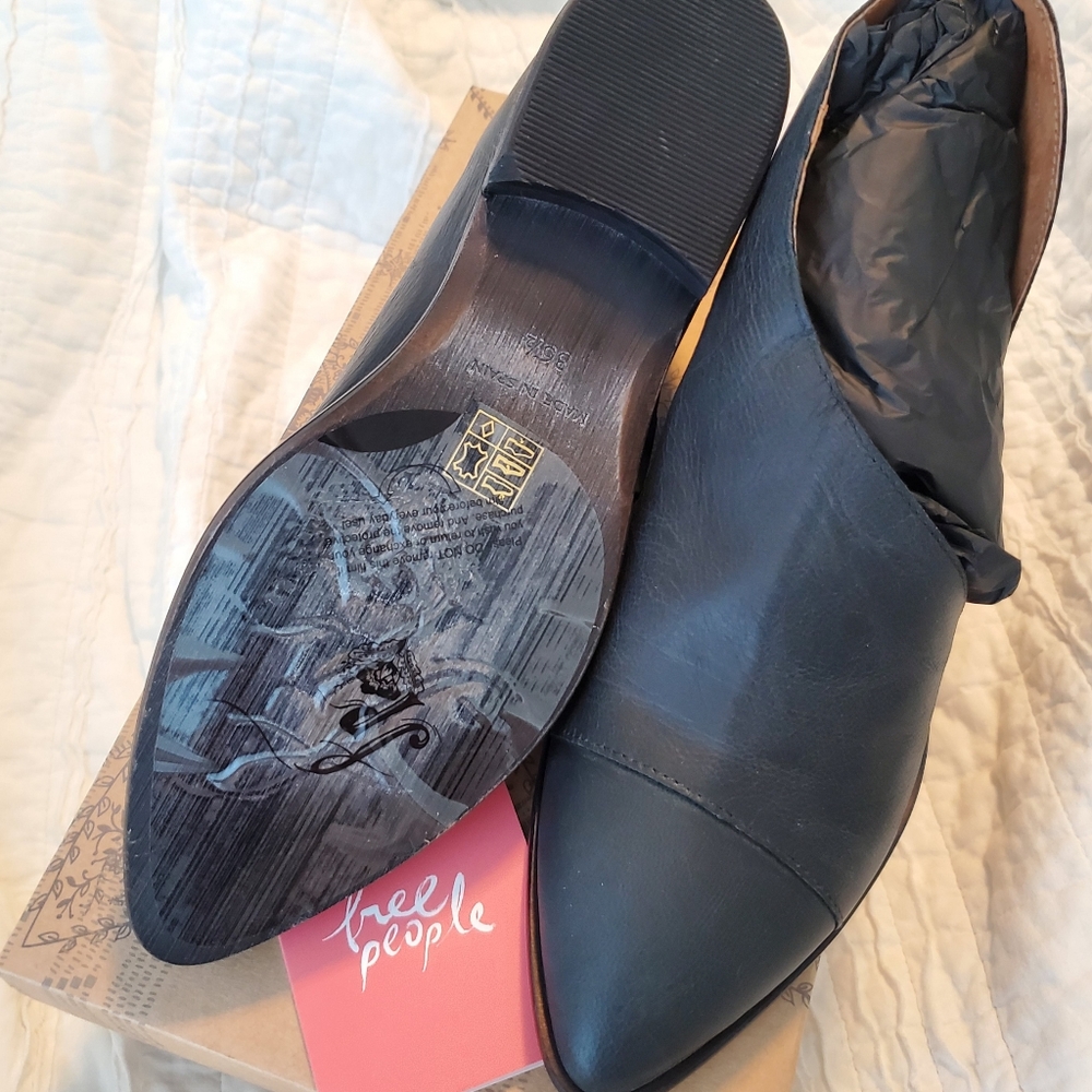 Free People Royale Flat